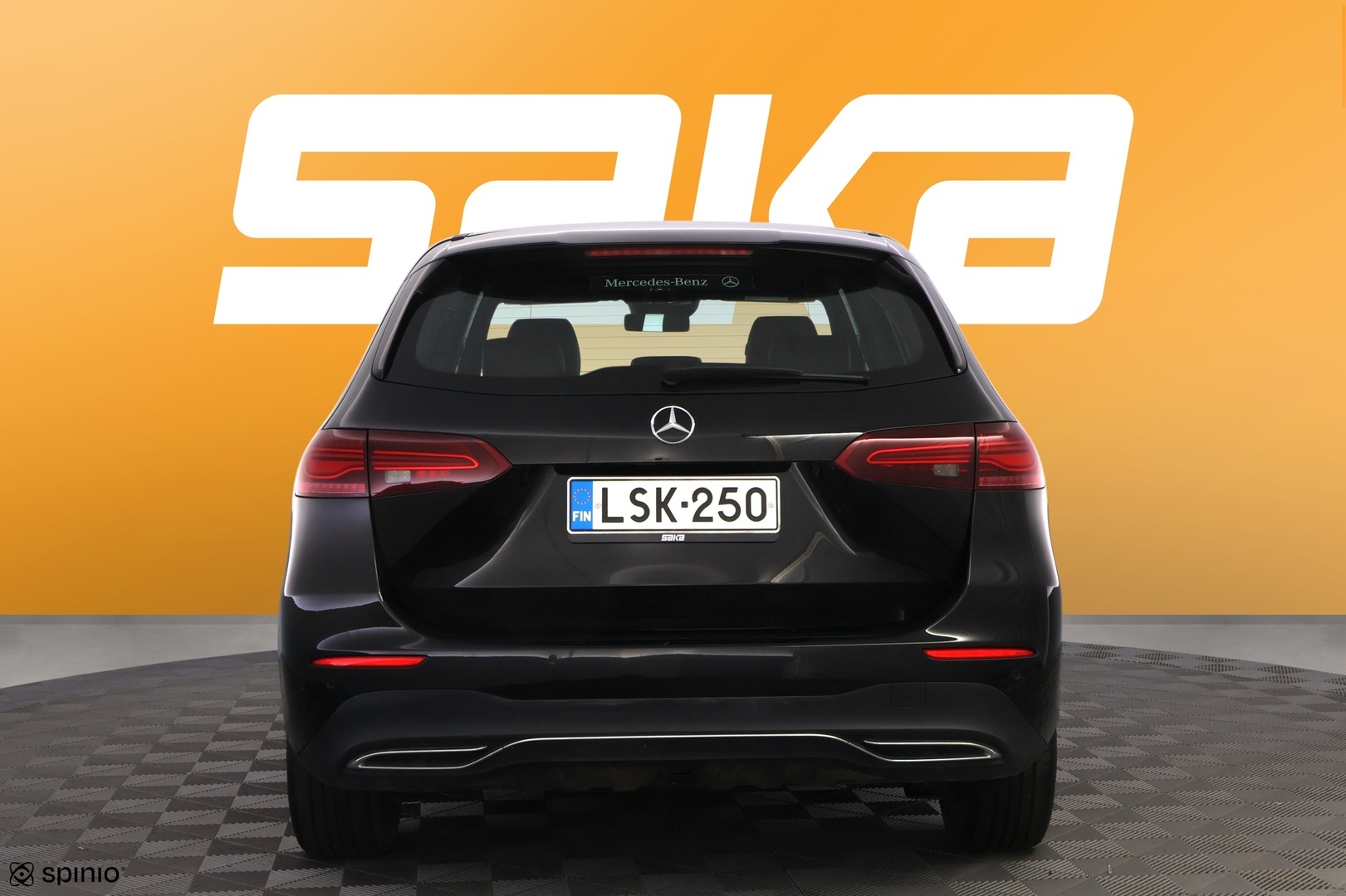 MERCEDES-BENZ B 2023