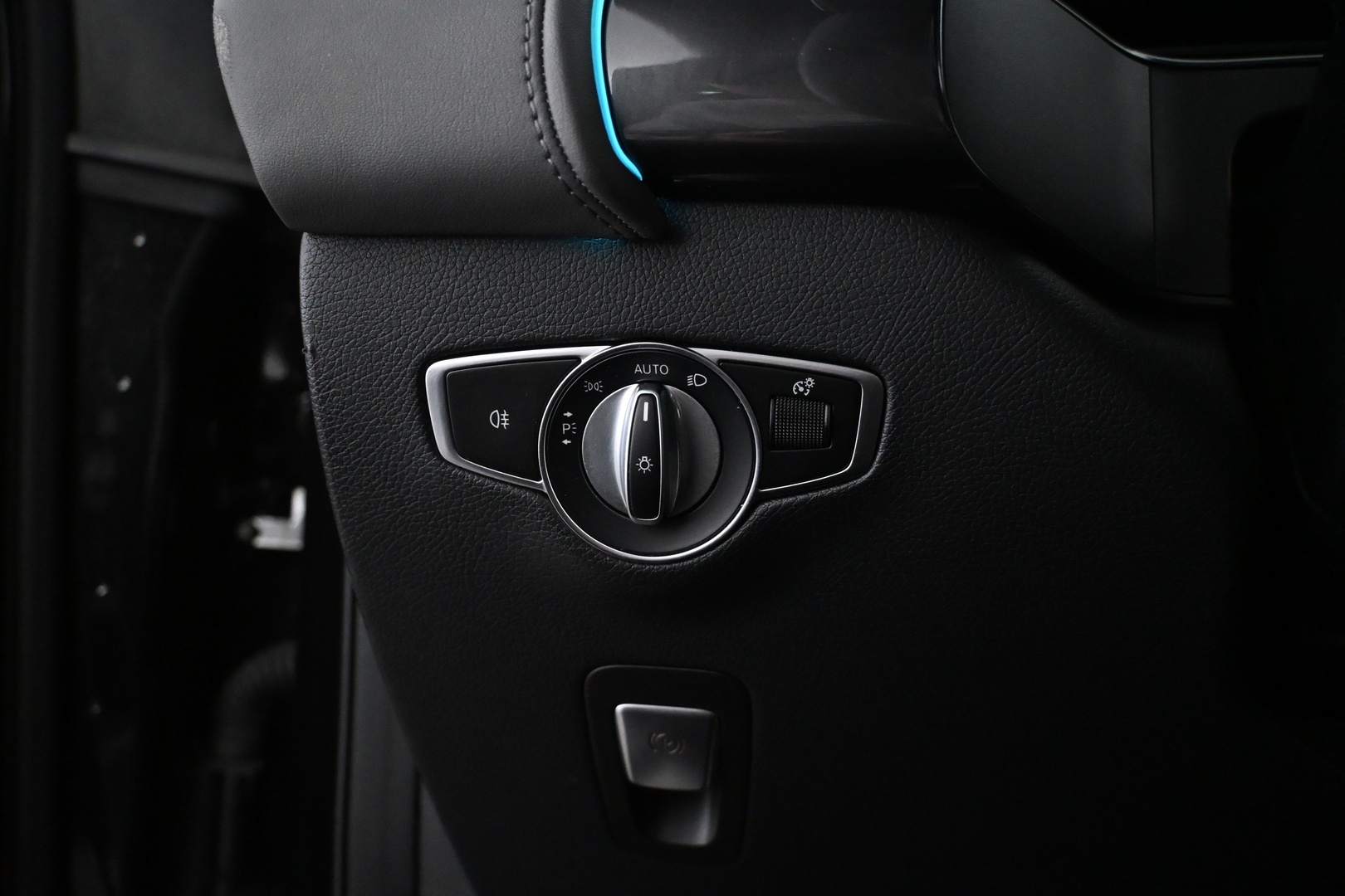 MERCEDES-BENZ EQC 2021