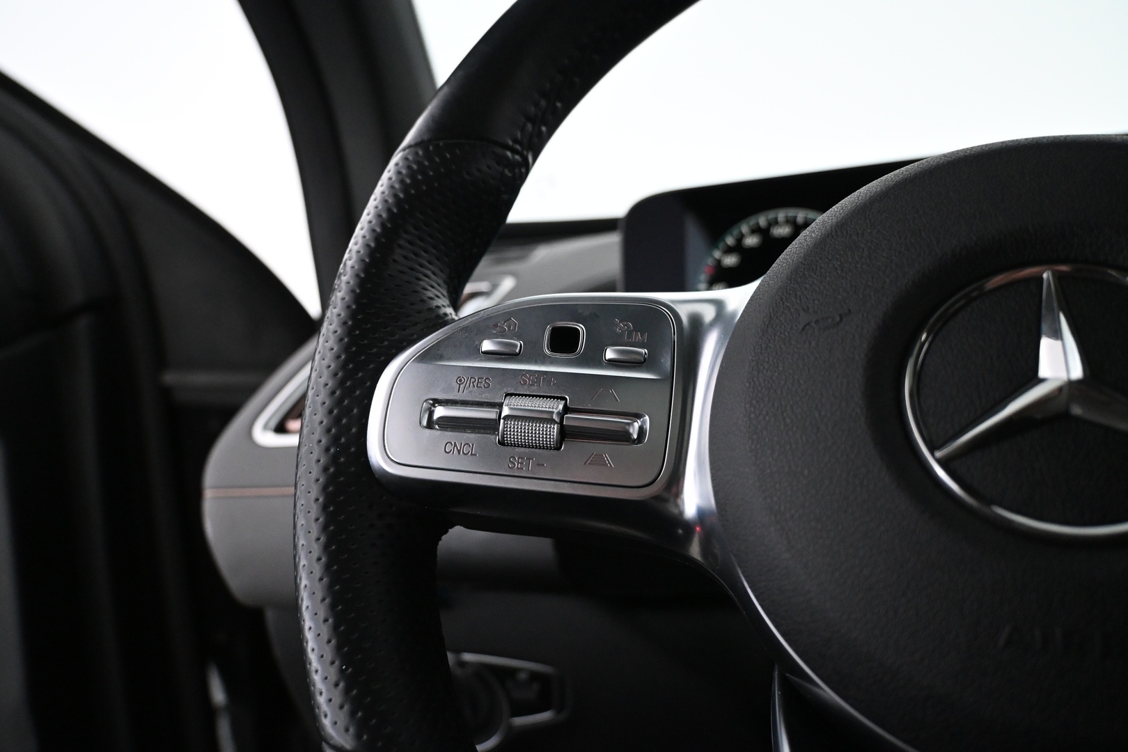 MERCEDES-BENZ EQC 2021