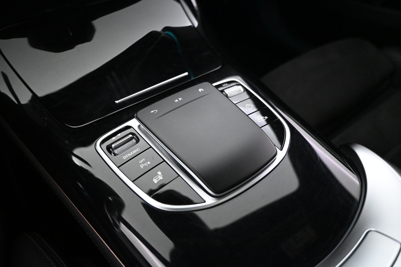 MERCEDES-BENZ EQC 2021