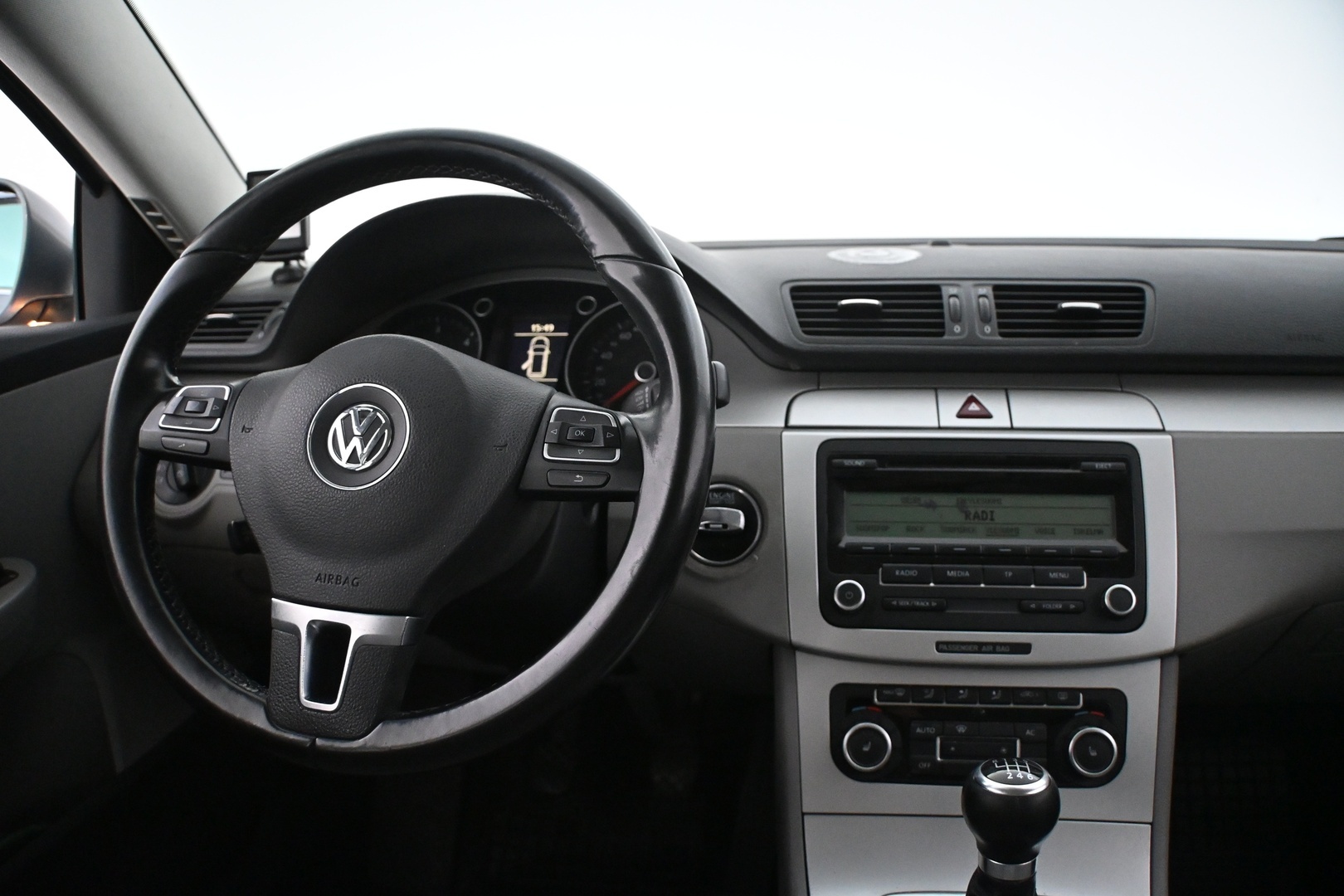 VOLKSWAGEN Passat 2010