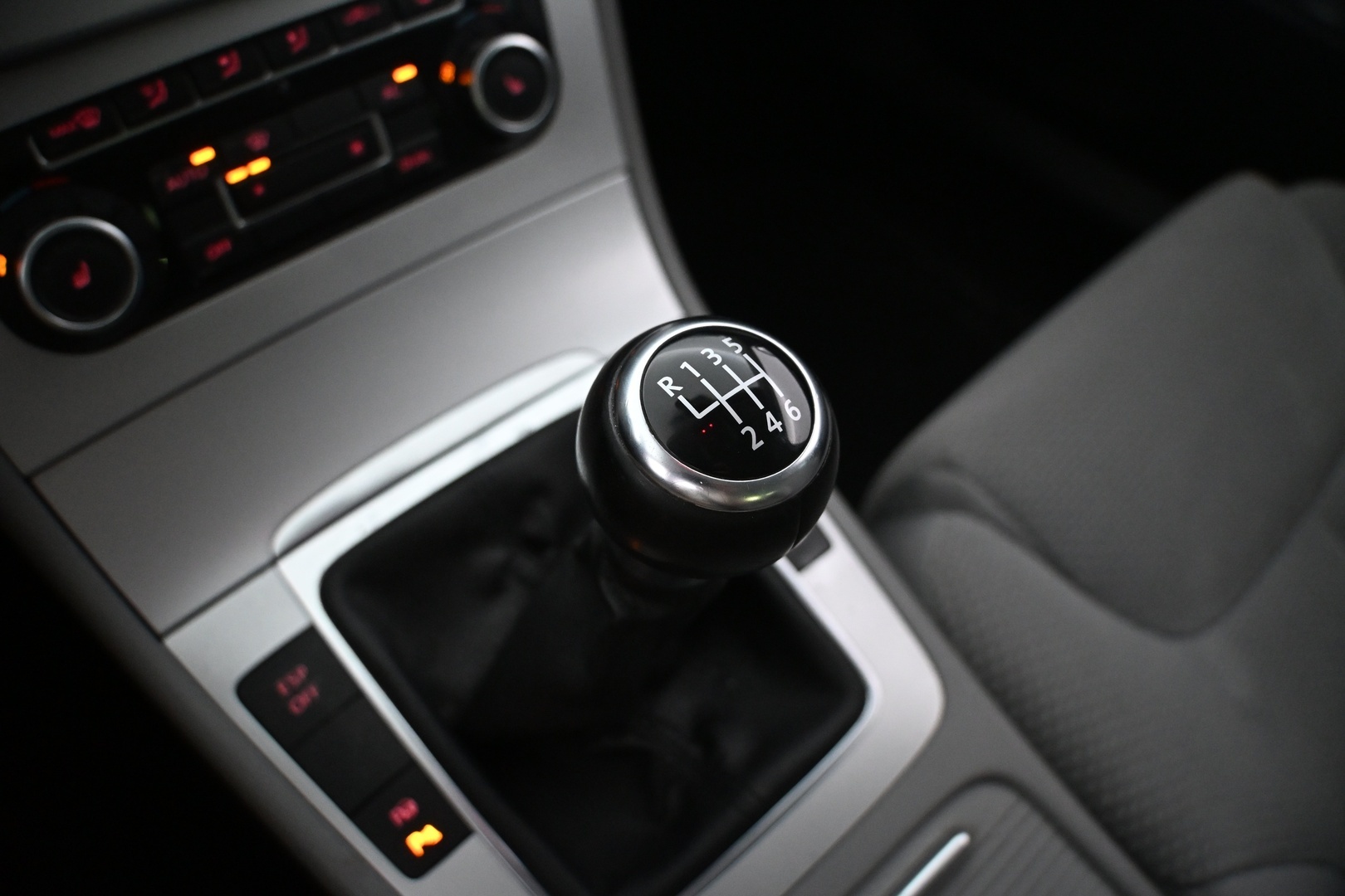 VOLKSWAGEN Passat 2010