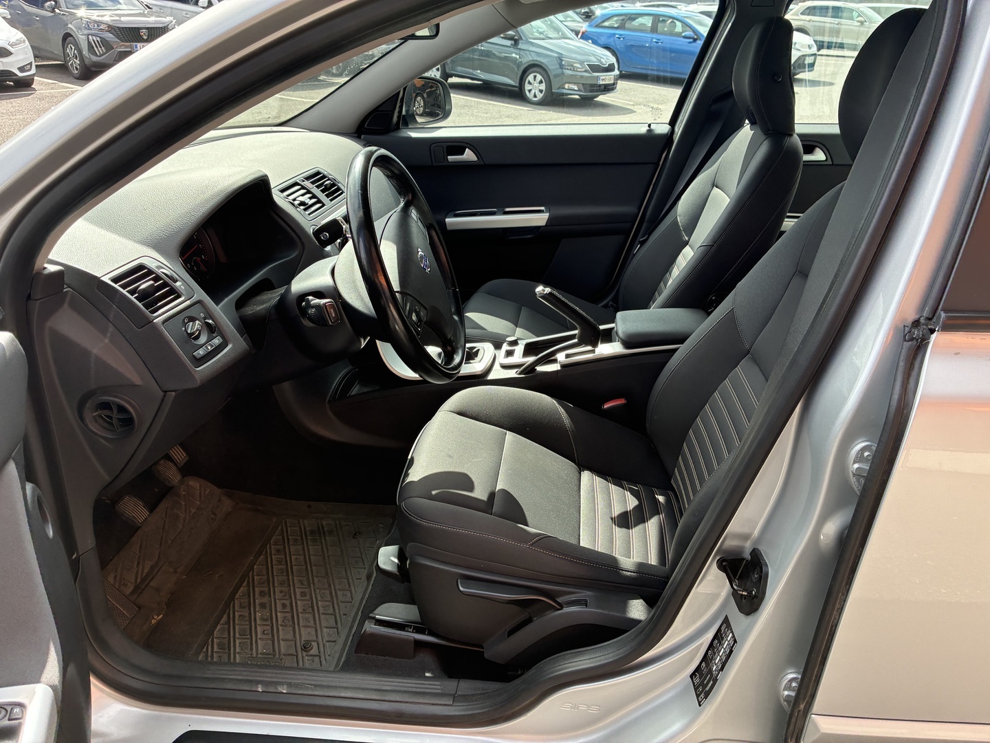 VOLVO V50 2011