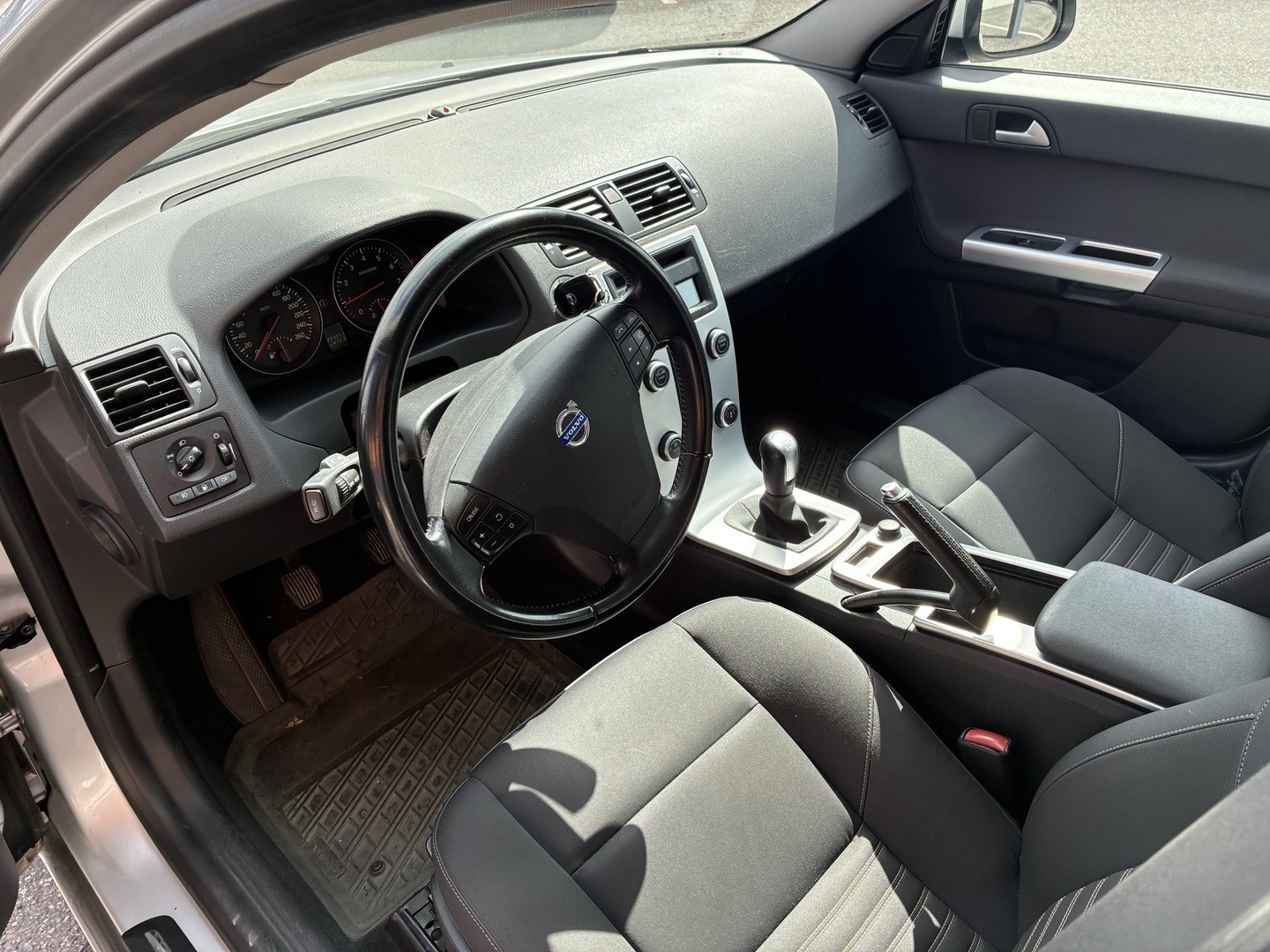 VOLVO V50 2011