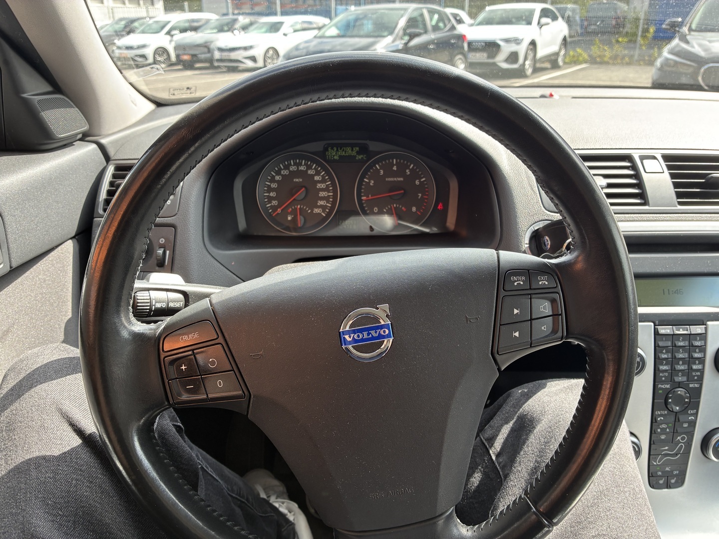 VOLVO V50 2011