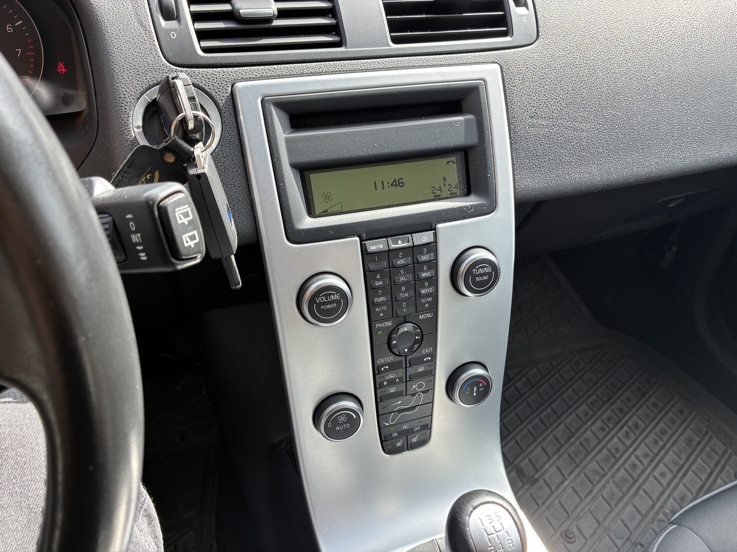 VOLVO V50 2011