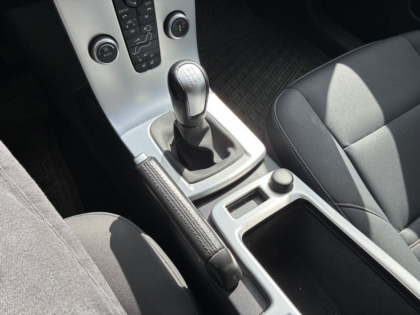 VOLVO V50 2011