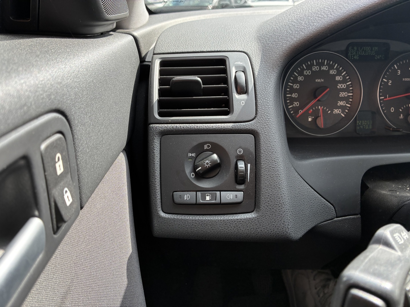 VOLVO V50 2011