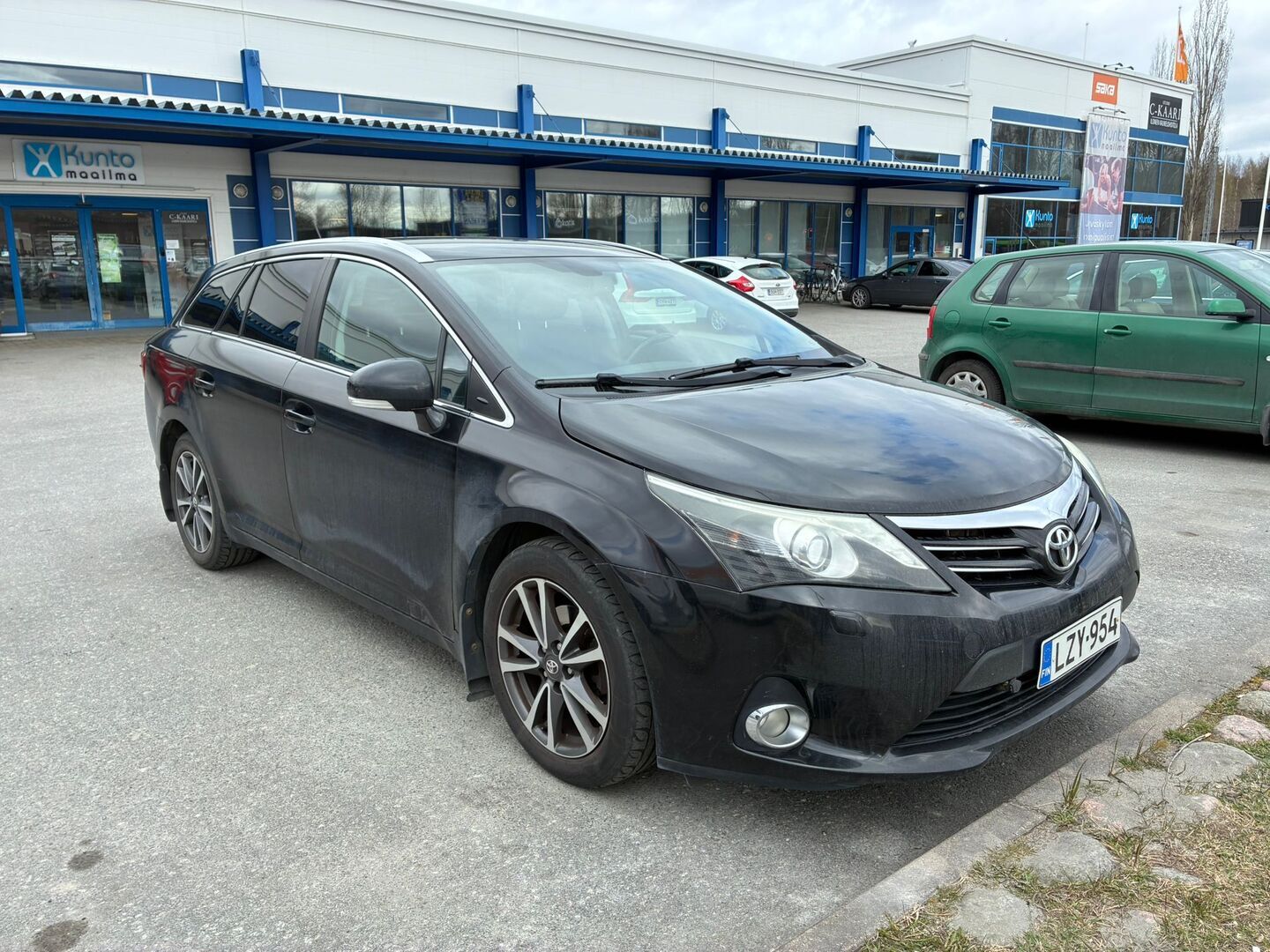TOYOTA Avensis 2012