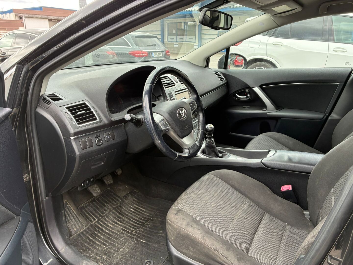 TOYOTA Avensis 2012