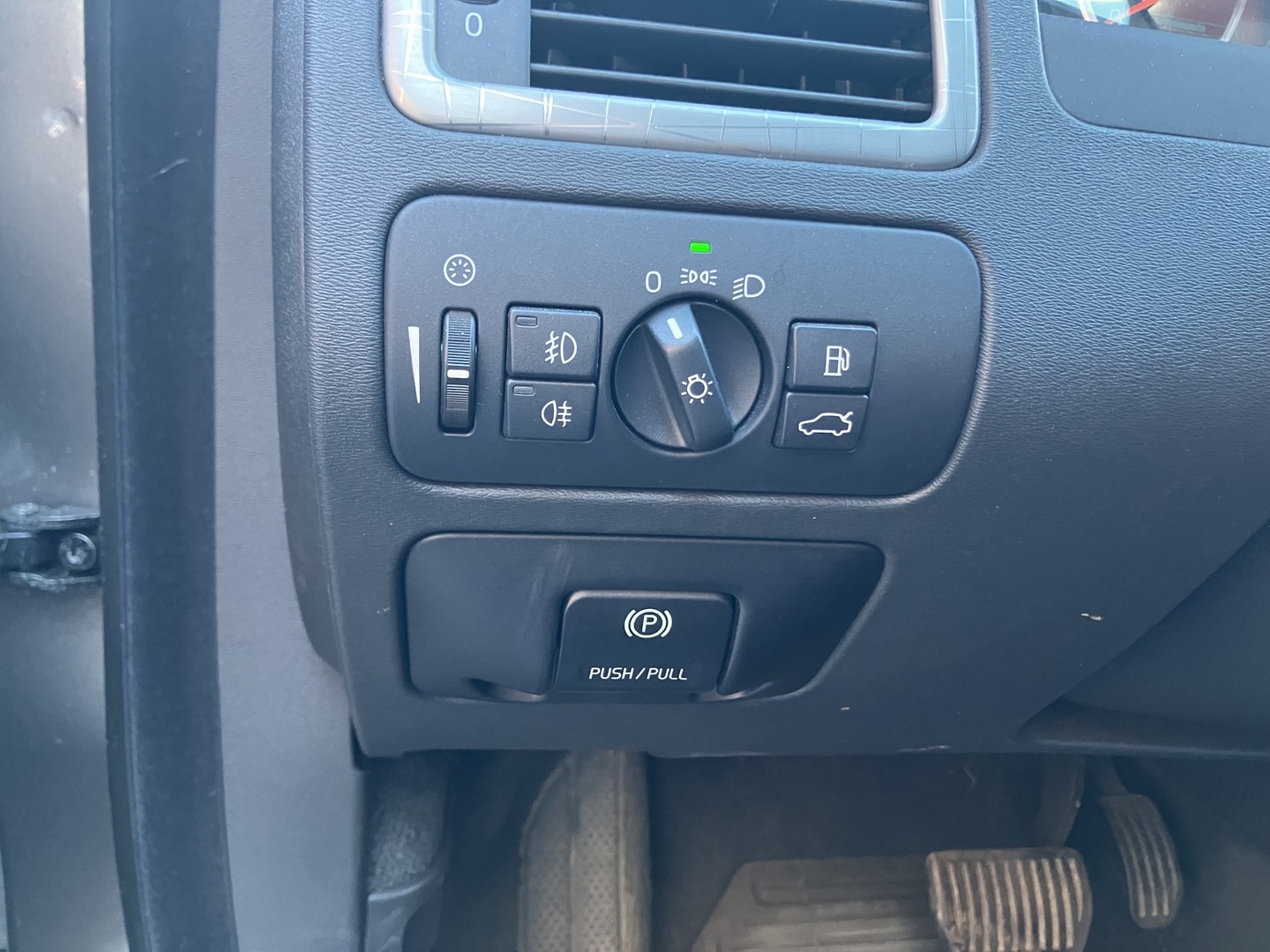 VOLVO XC70 2011