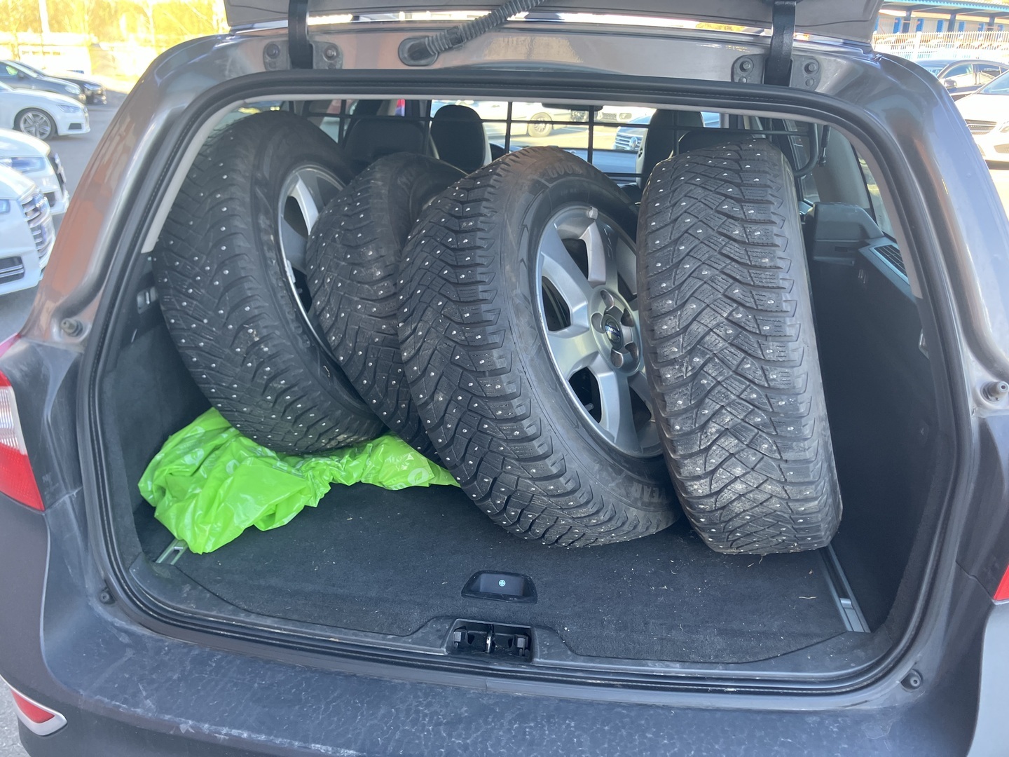 VOLVO XC70 2011