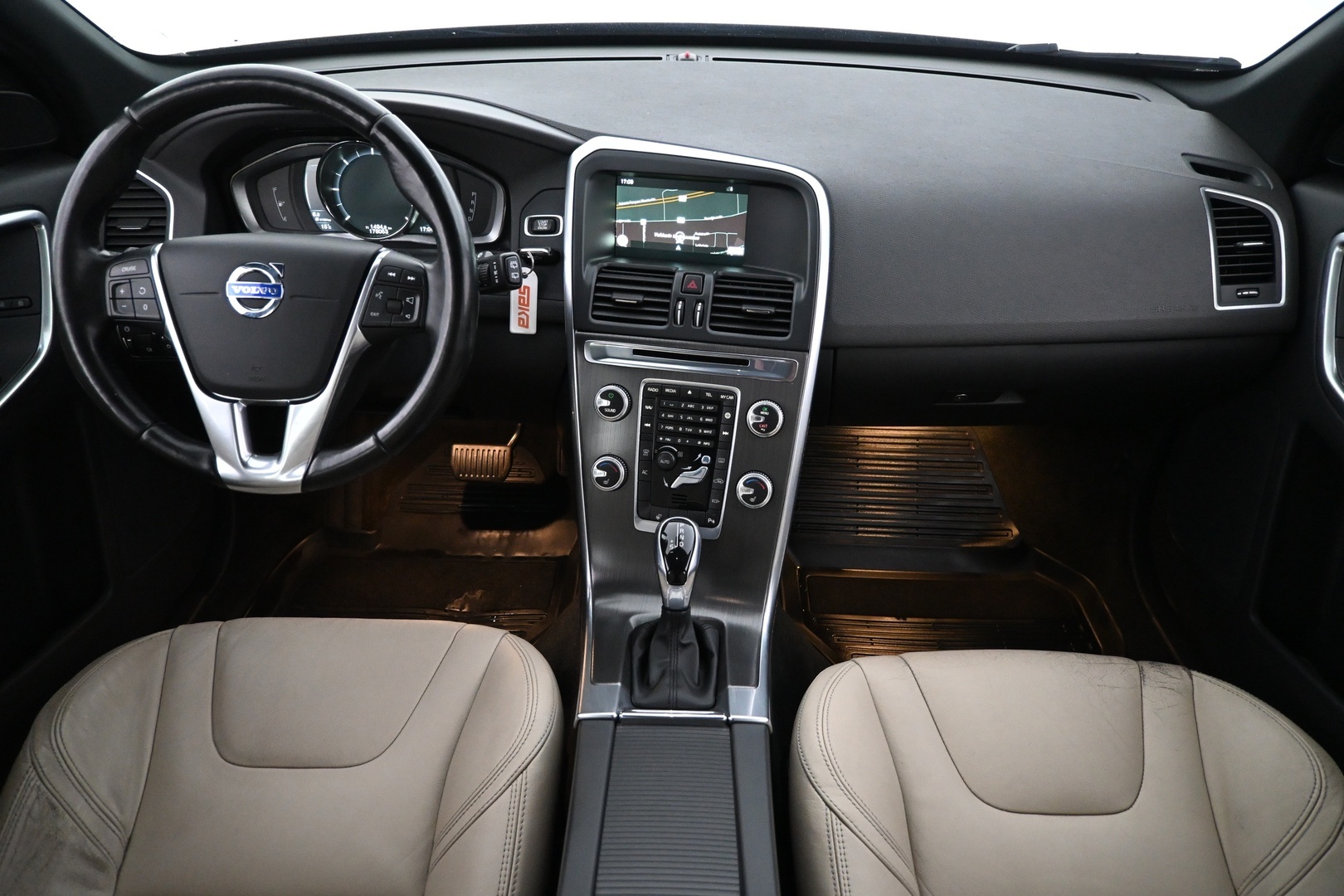VOLVO XC60 2016