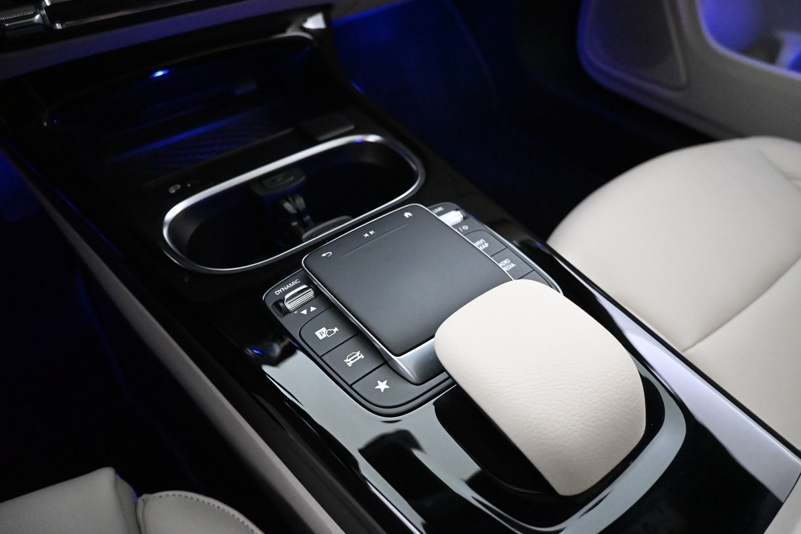 MERCEDES-BENZ CLA 2022