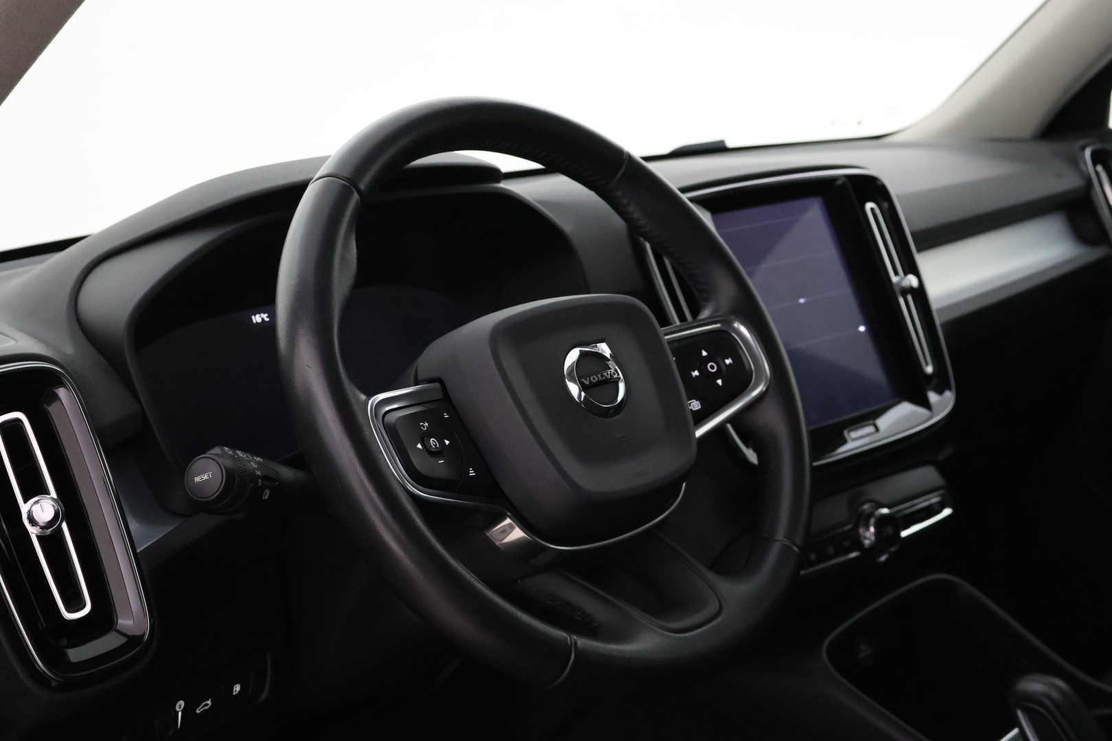 VOLVO XC40 2020