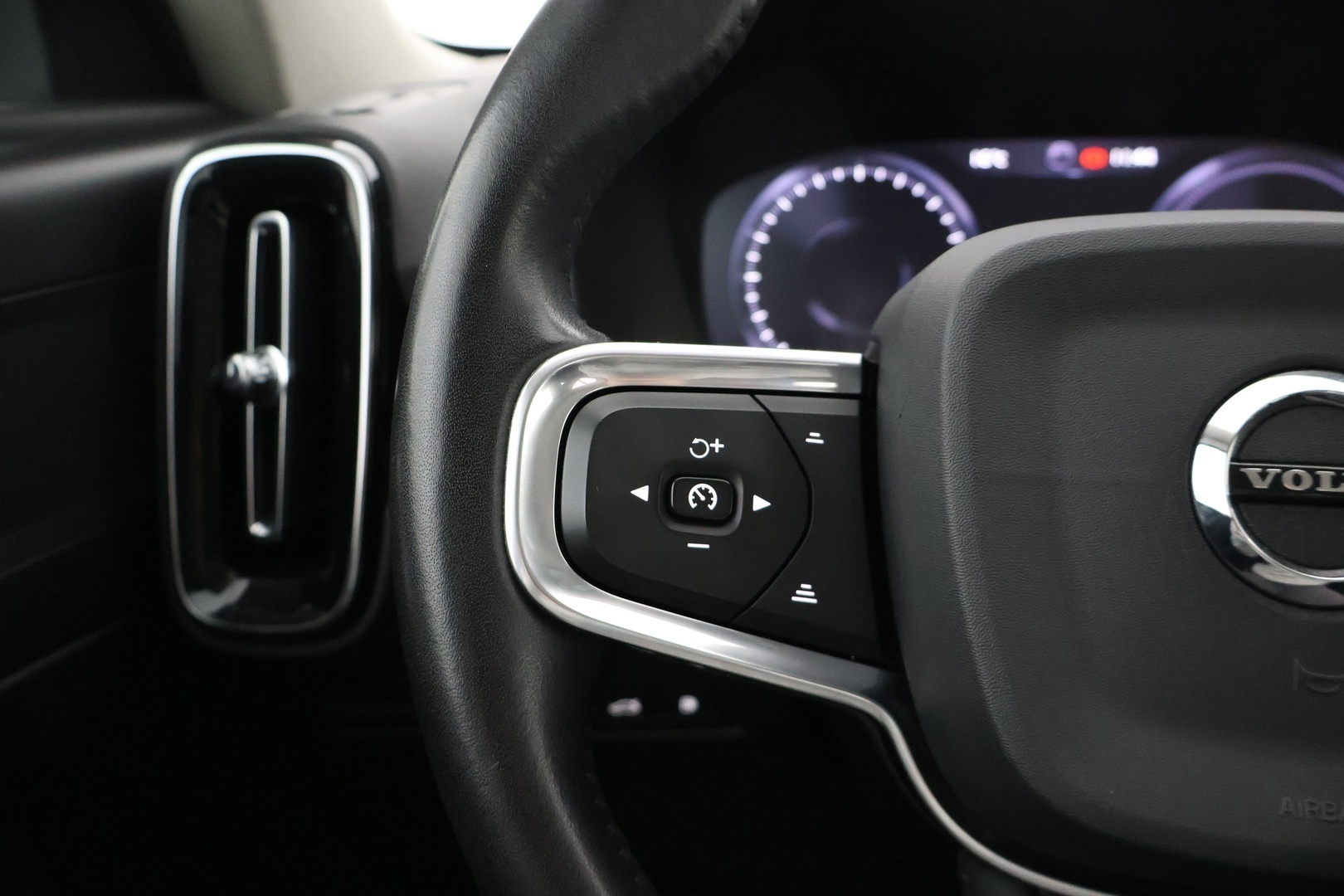 VOLVO XC40 2020