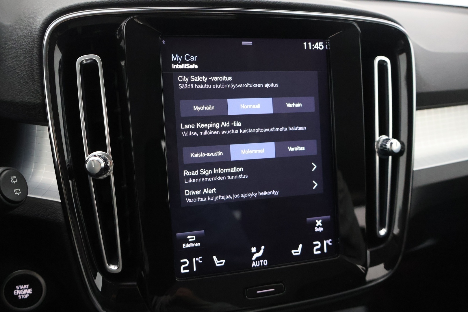 VOLVO XC40 2020