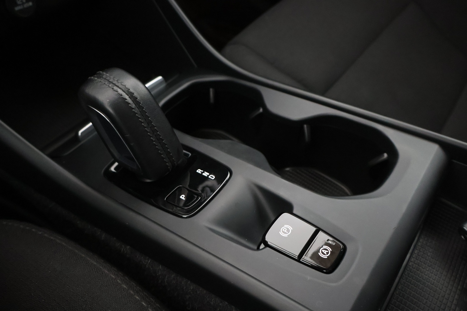 VOLVO XC40 2020