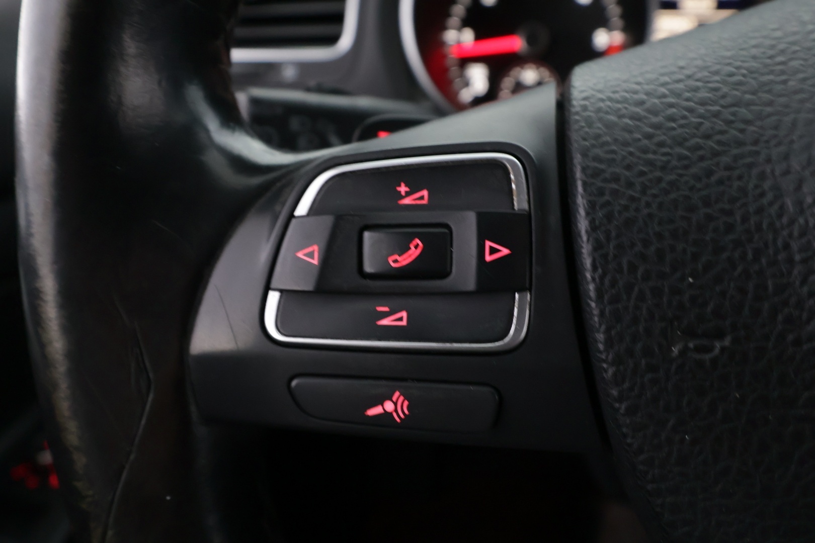 VOLKSWAGEN Golf 2013