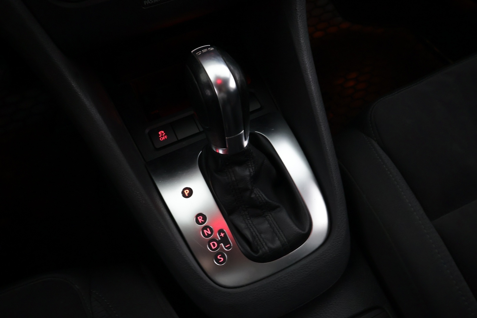 VOLKSWAGEN Golf 2013