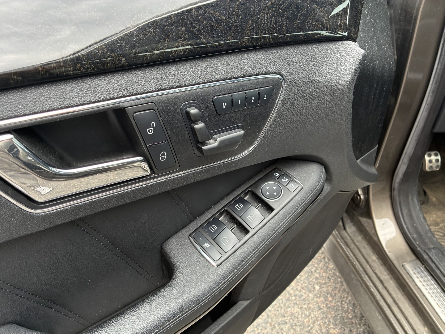 MERCEDES-BENZ E 2011