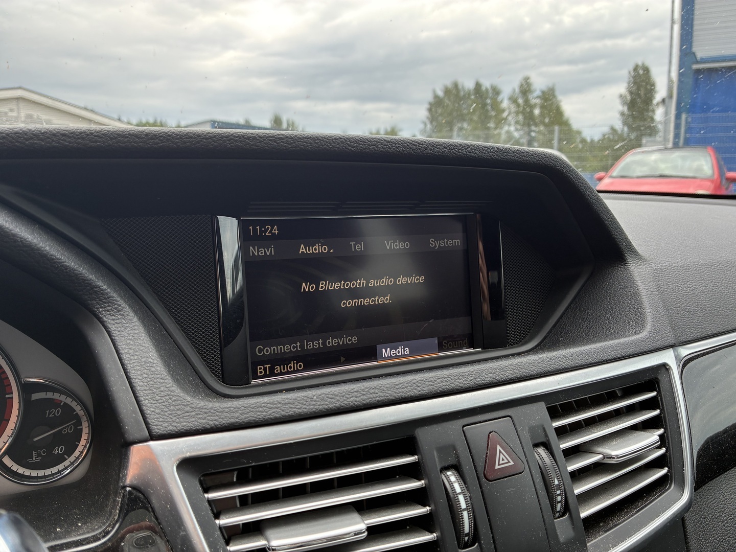 MERCEDES-BENZ E 2011