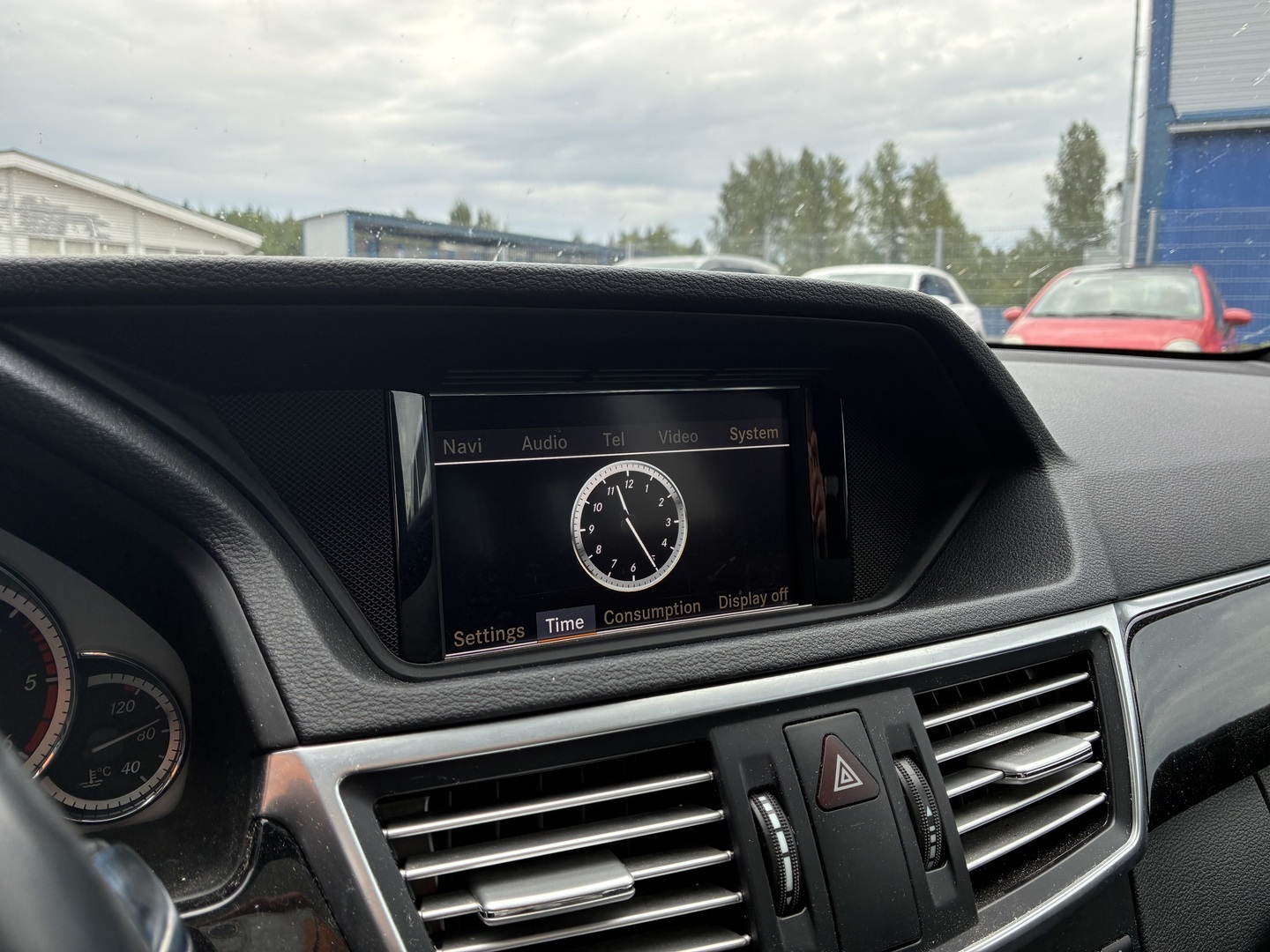 MERCEDES-BENZ E 2011
