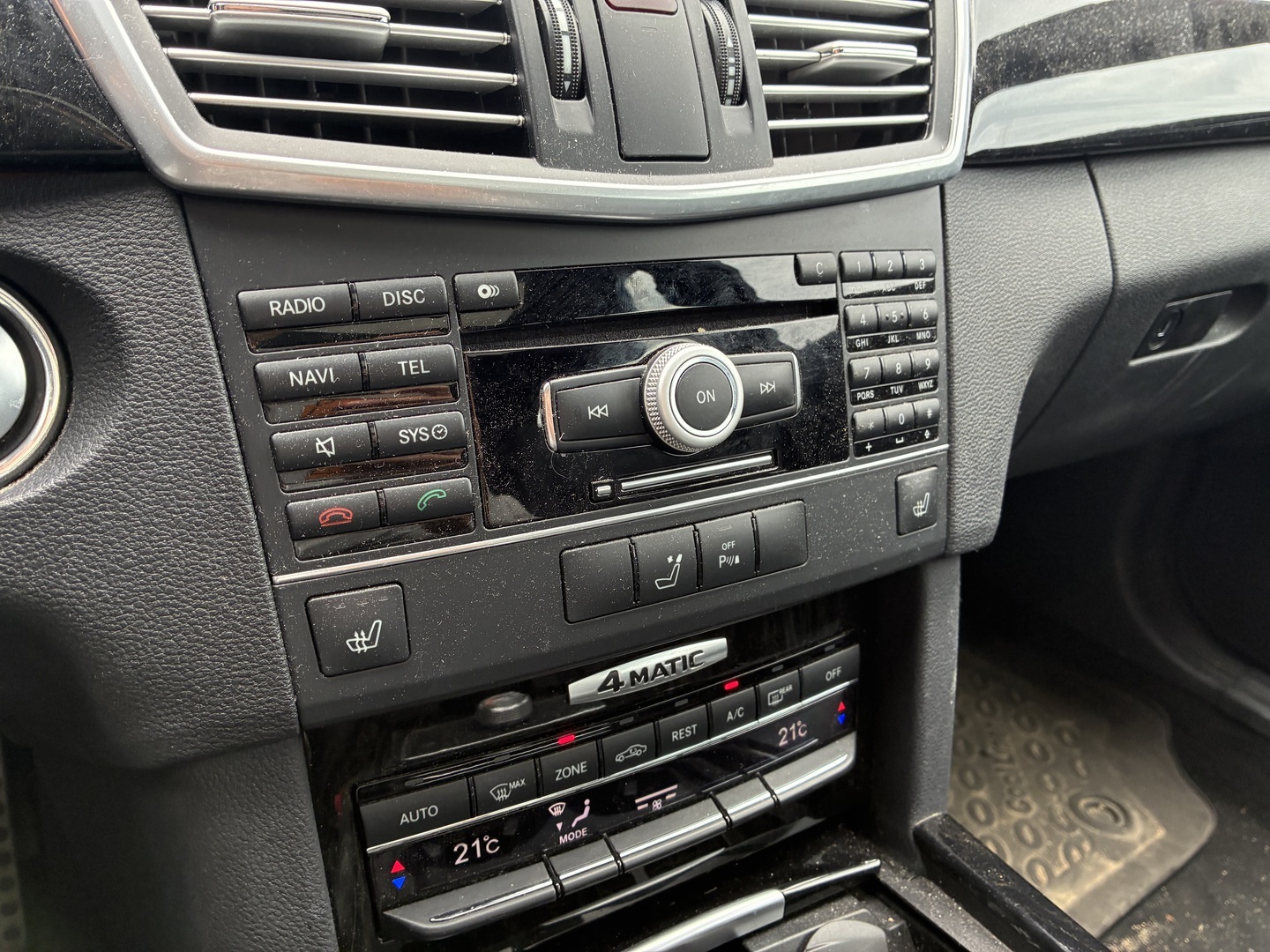 MERCEDES-BENZ E 2011