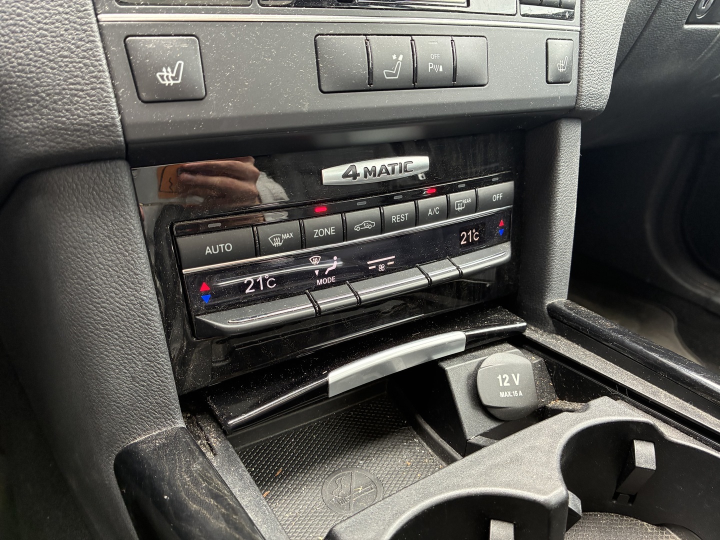 MERCEDES-BENZ E 2011