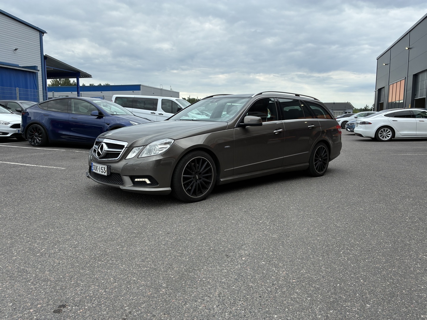 MERCEDES-BENZ E 2011
