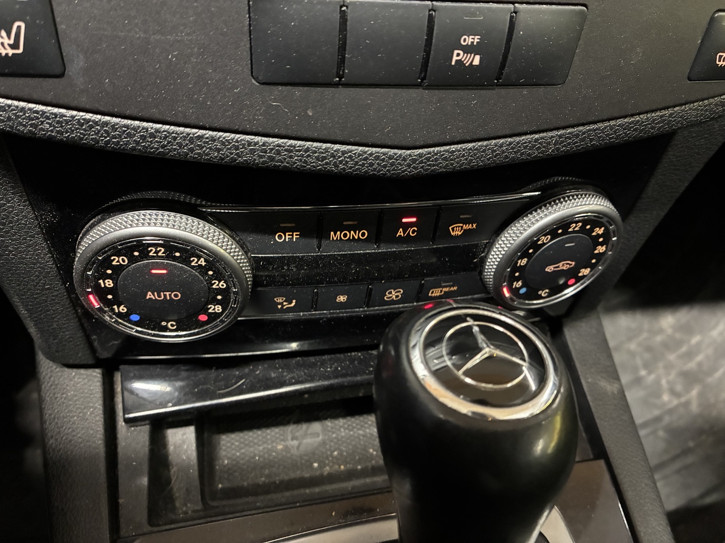 MERCEDES-BENZ C 2011