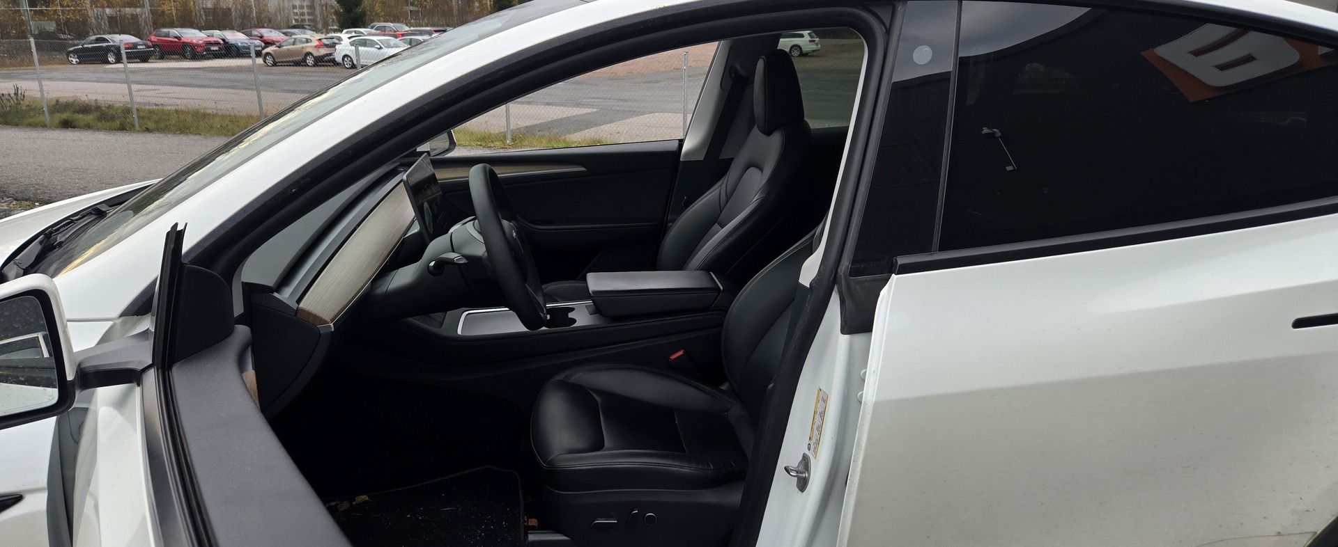 TESLA Model Y 2023