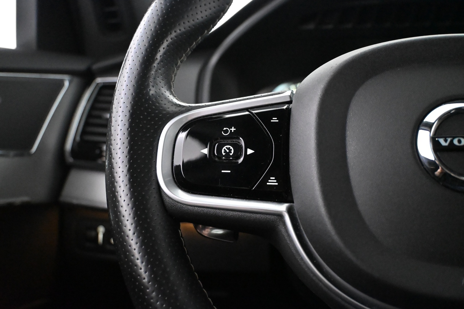 VOLVO XC90 2018