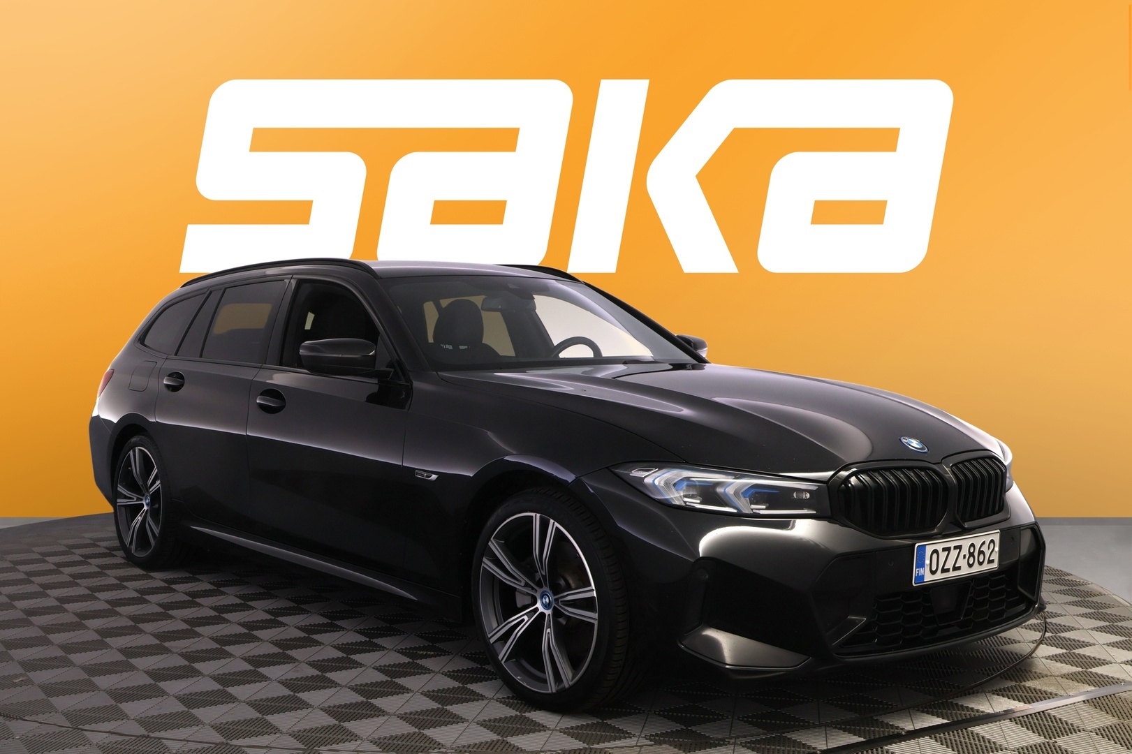 BMW 330 2023