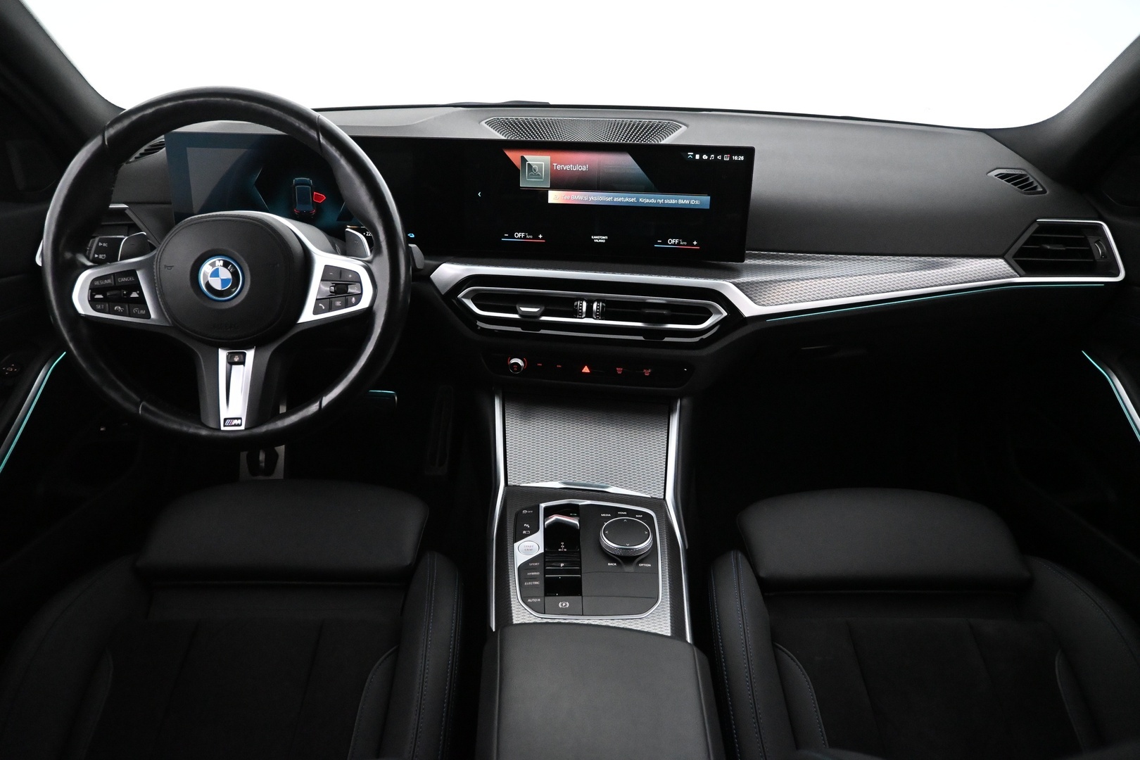 BMW 330 2023