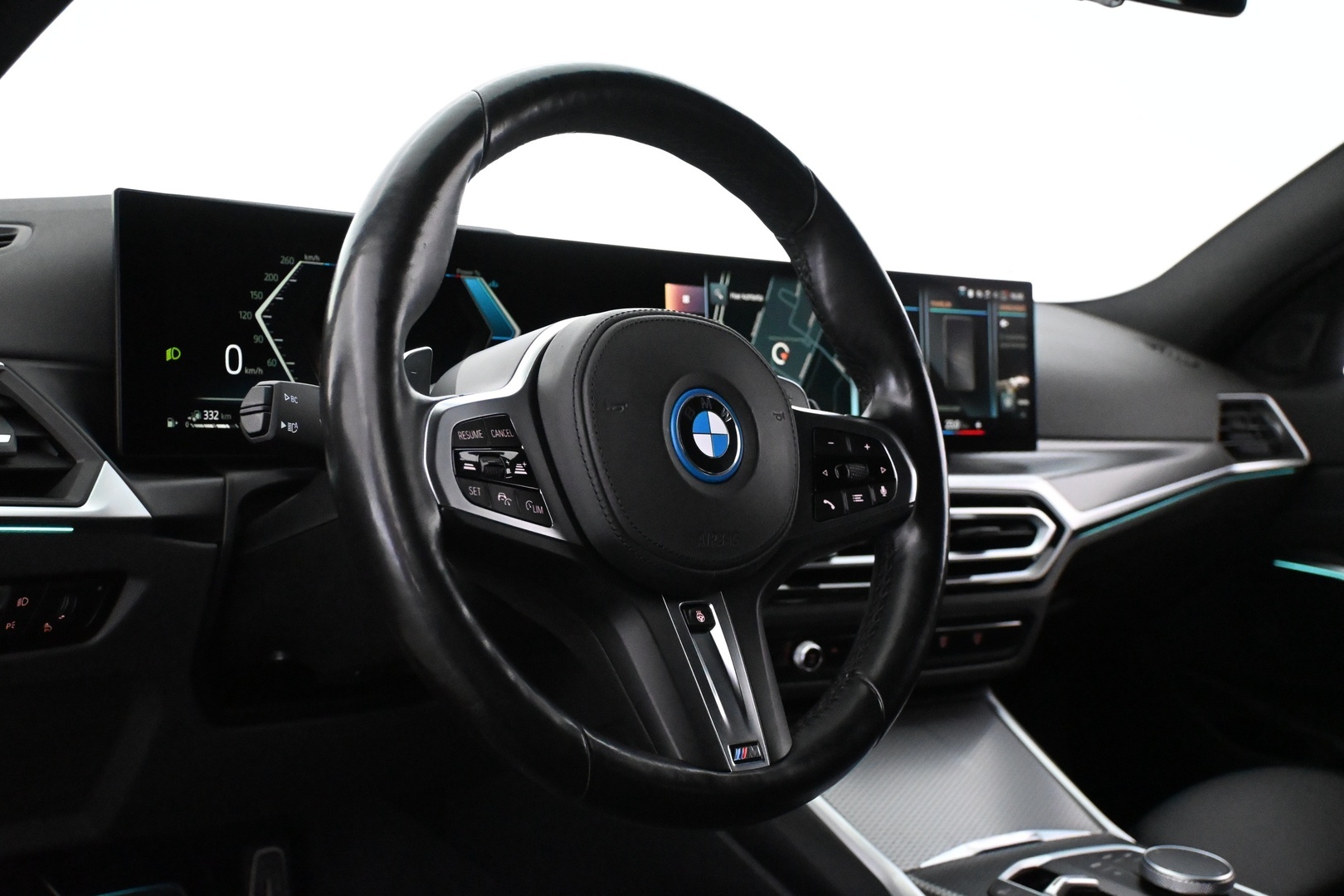 BMW 330 2023