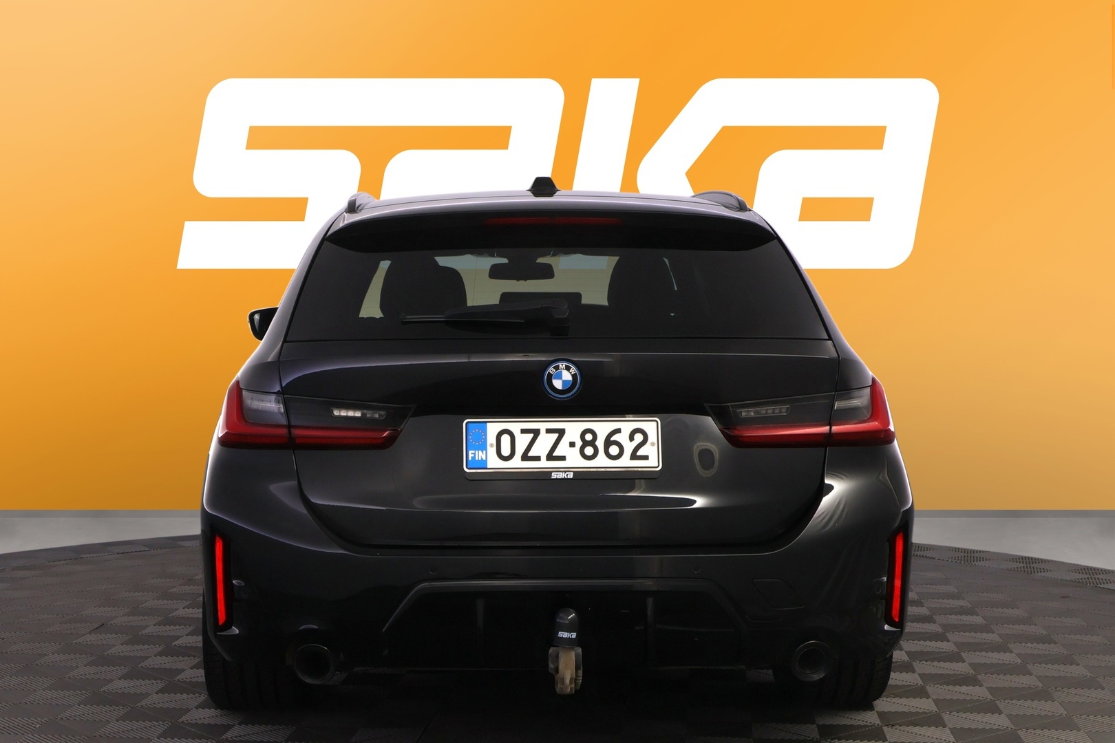 BMW 330 2023