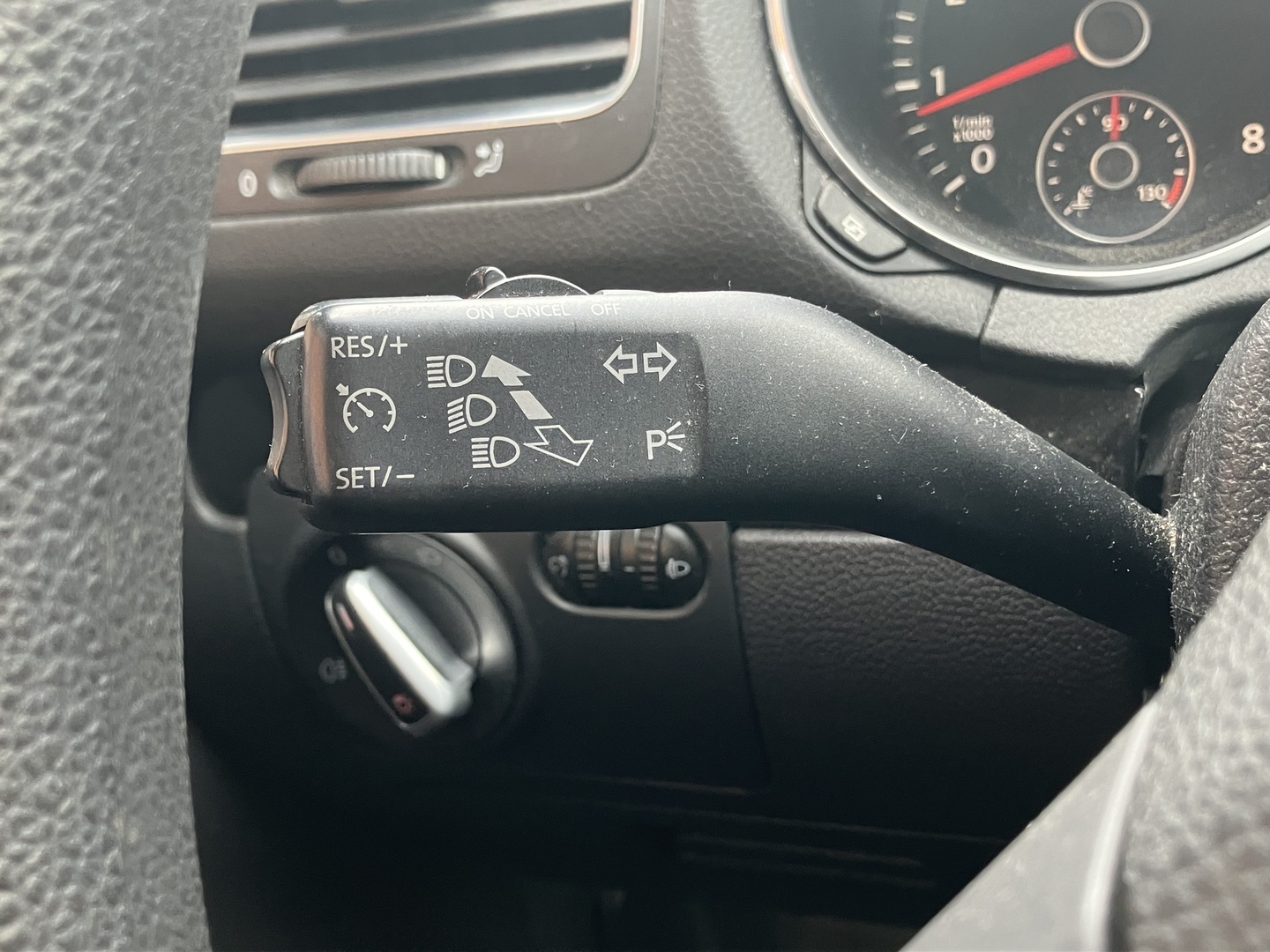 VOLKSWAGEN Golf 2009