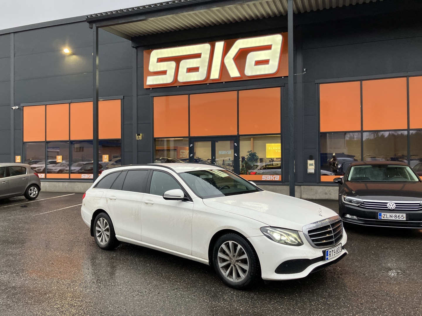 MERCEDES-BENZ E 2018