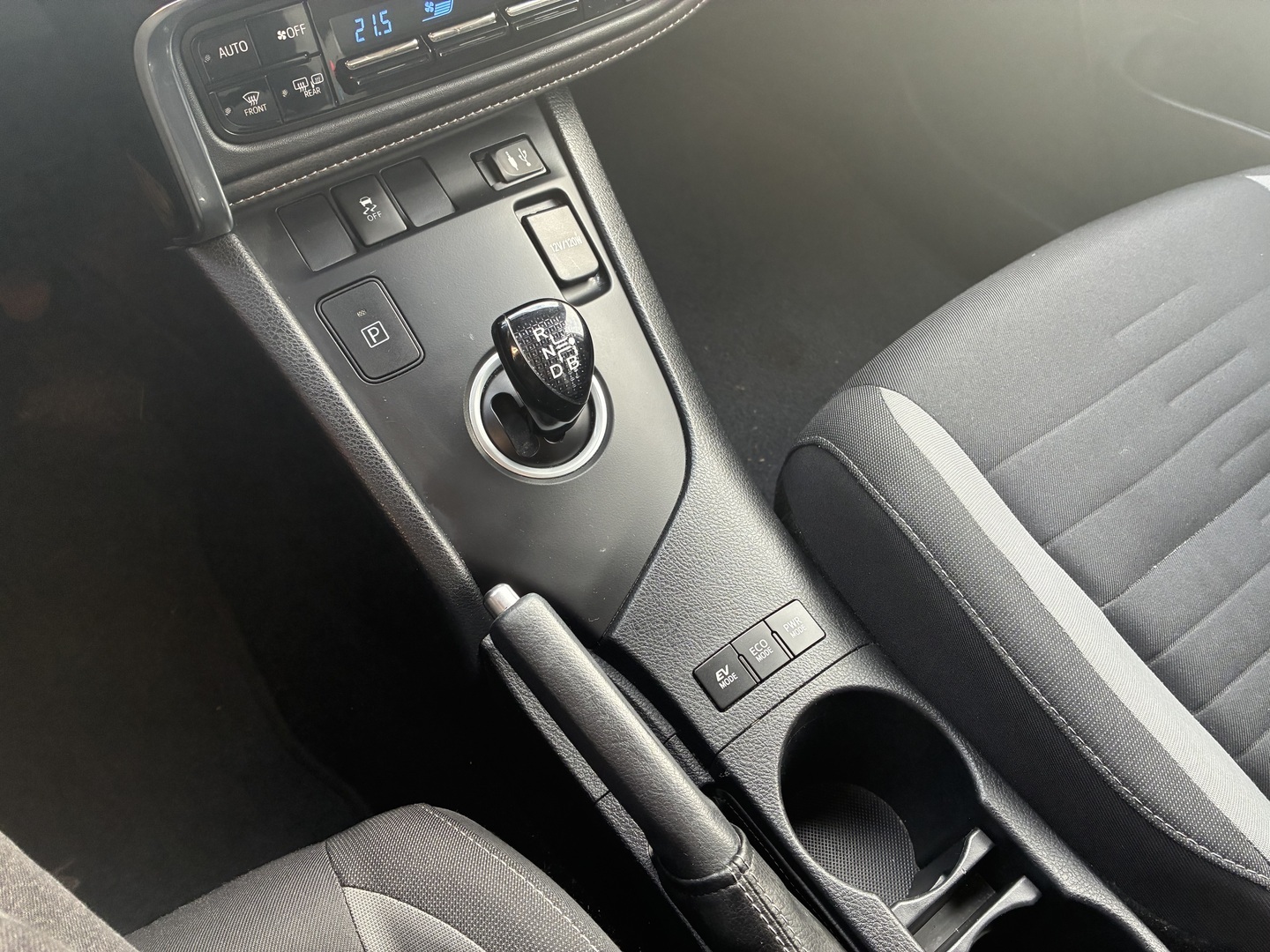 TOYOTA Auris 2016