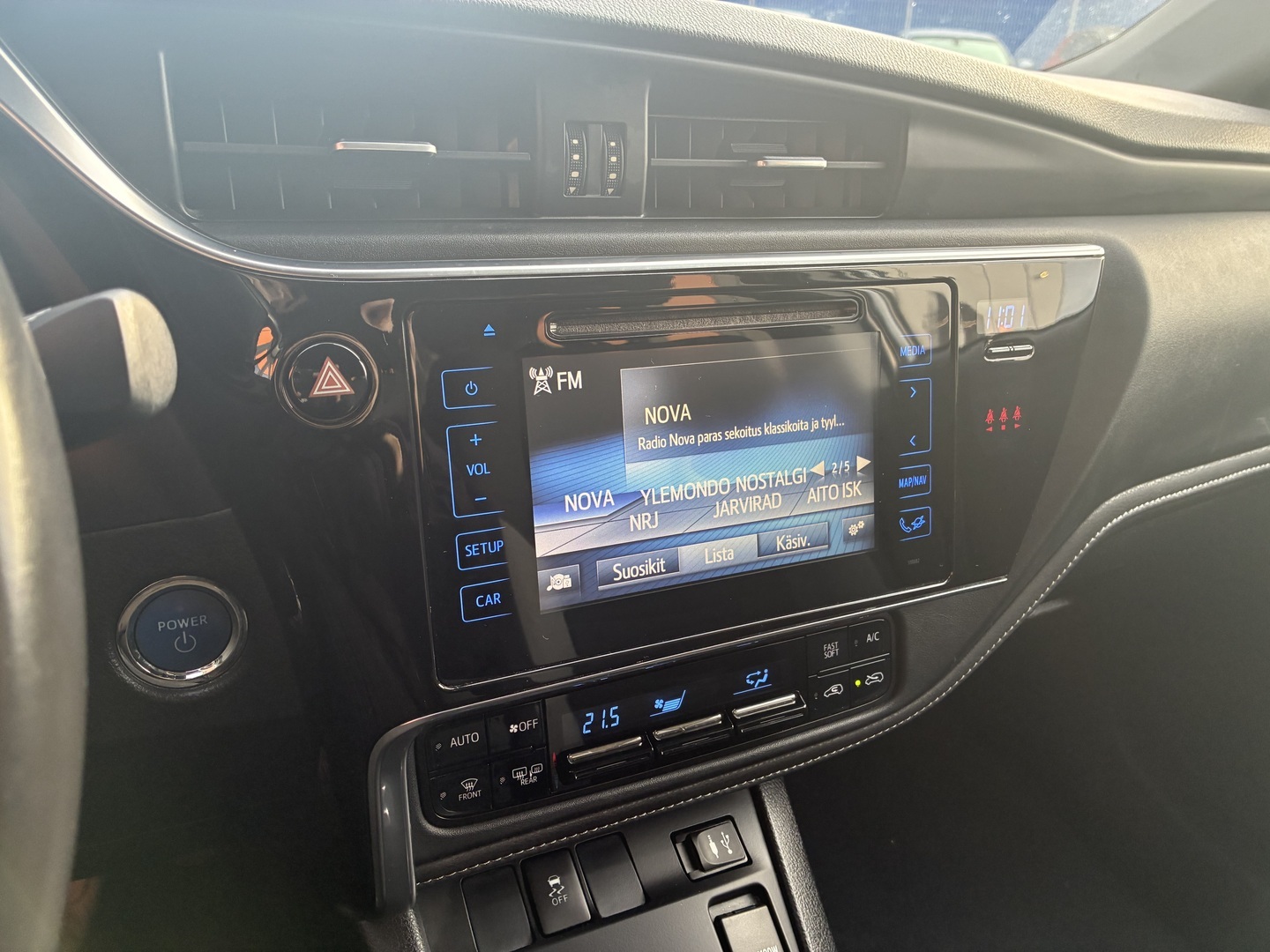 TOYOTA Auris 2016