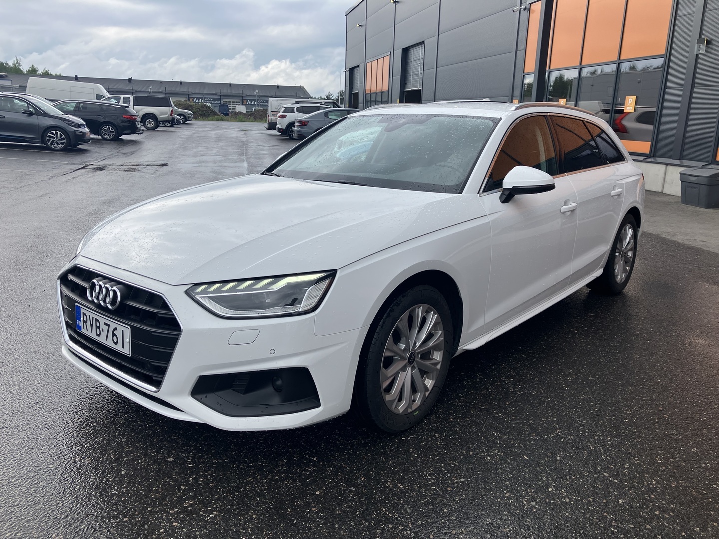 AUDI A4 2023