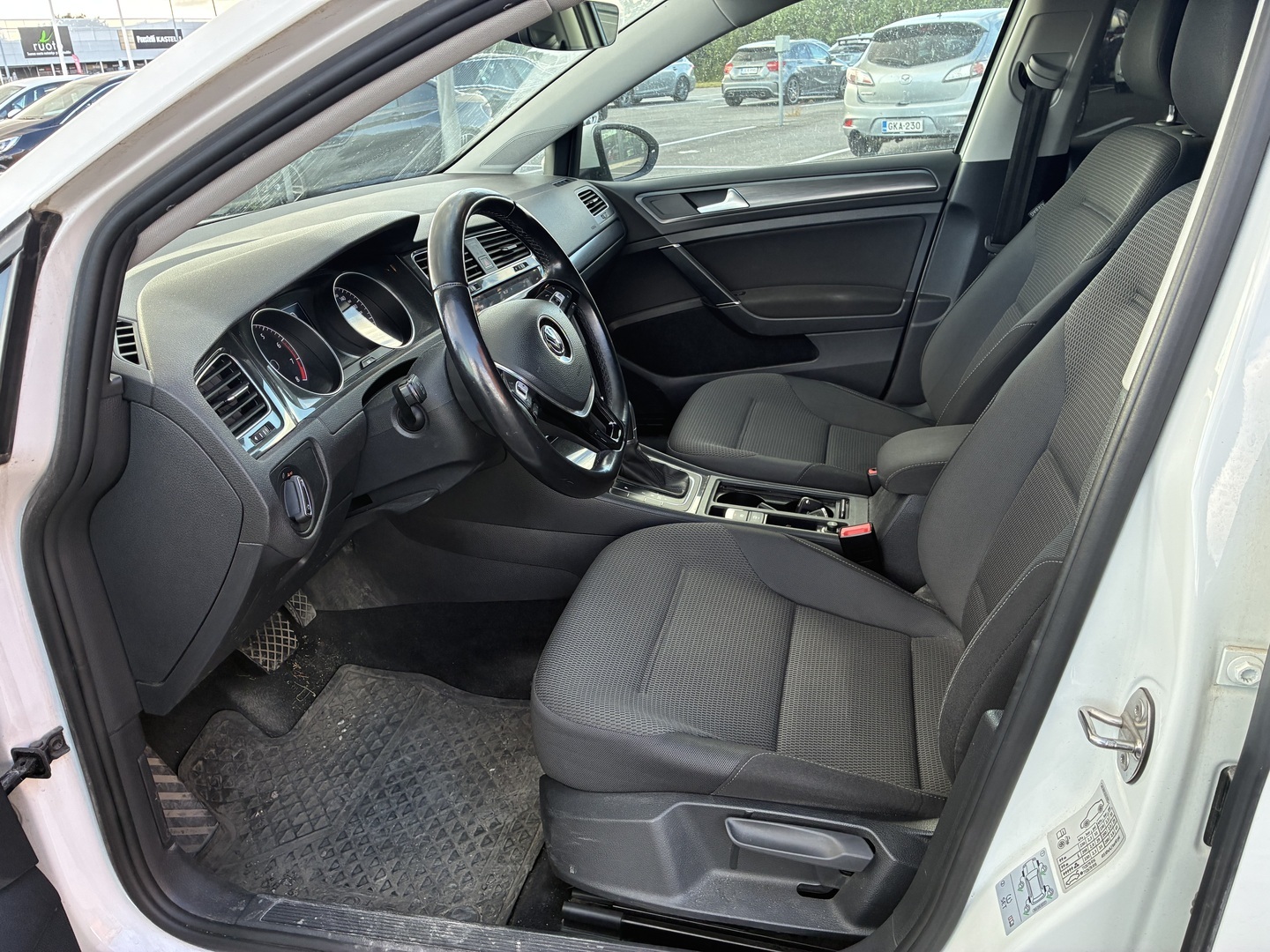 VOLKSWAGEN Golf 2018