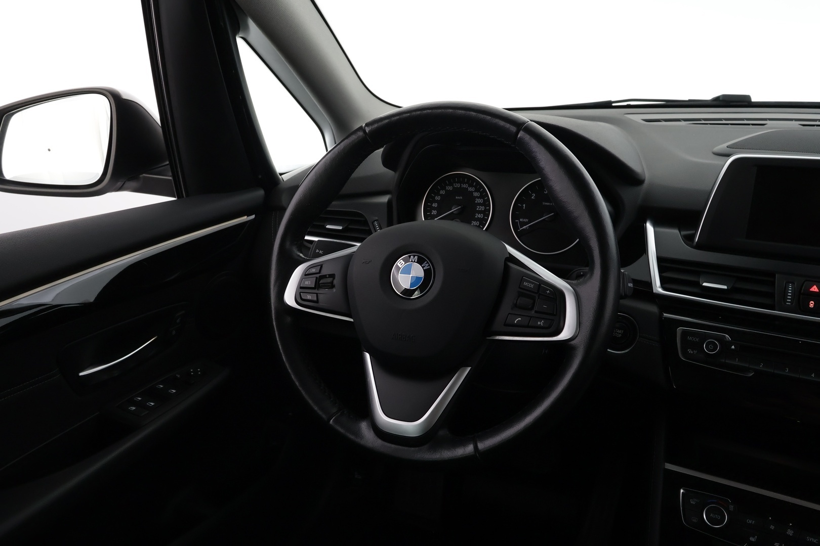 BMW 225 2016