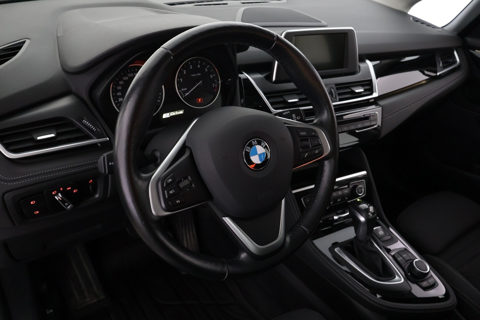 BMW 225 2016