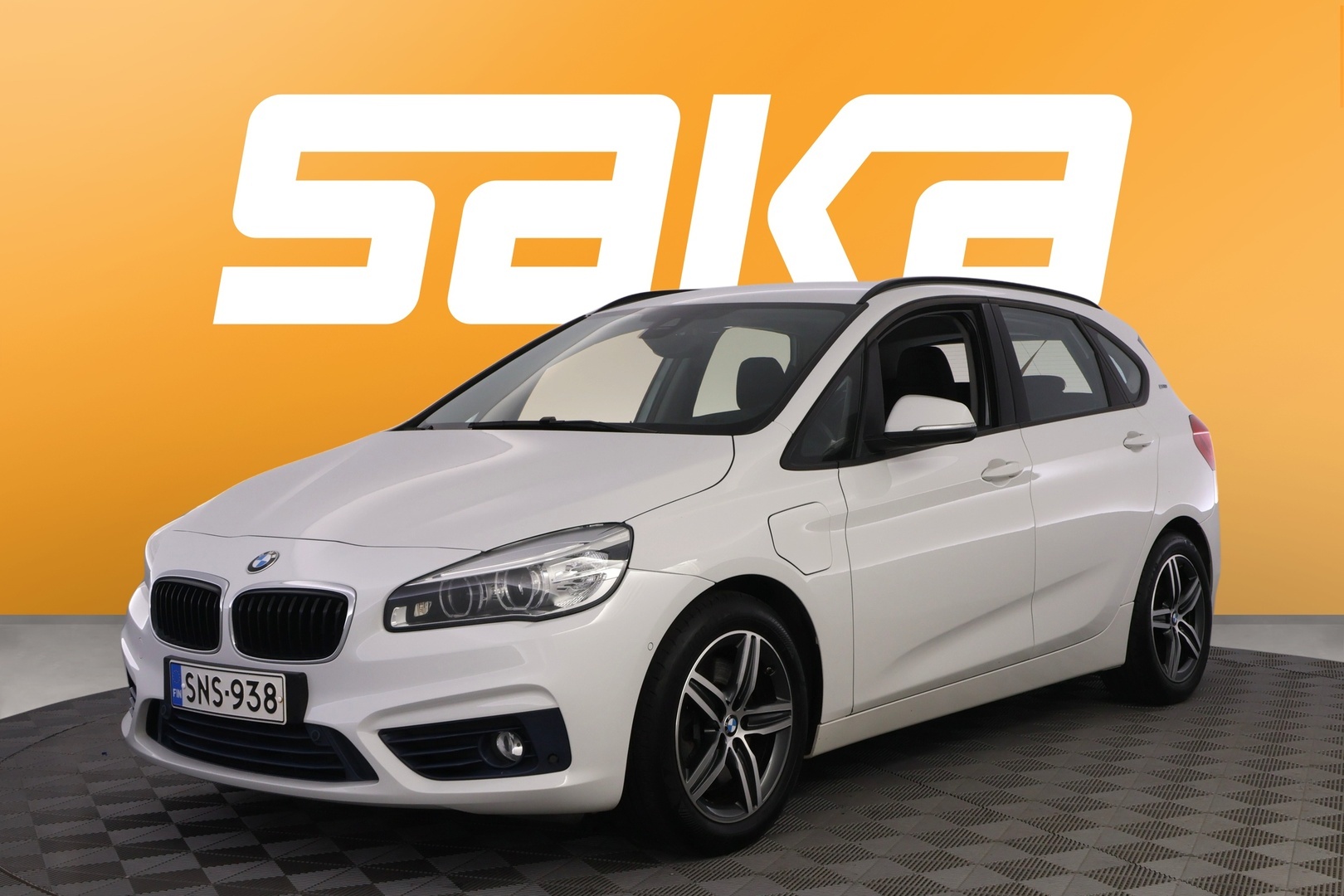 BMW 225 2016