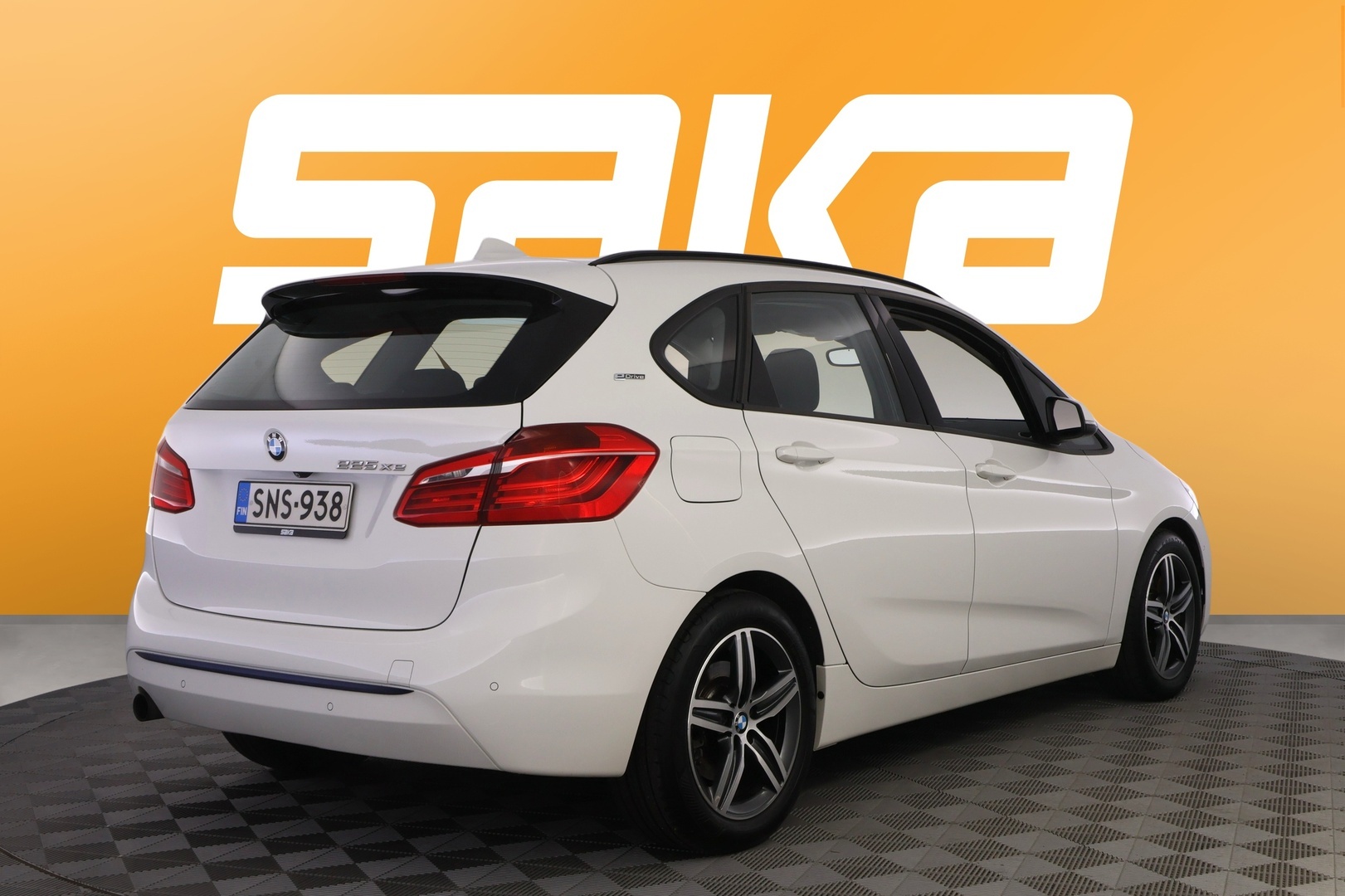 BMW 225 2016