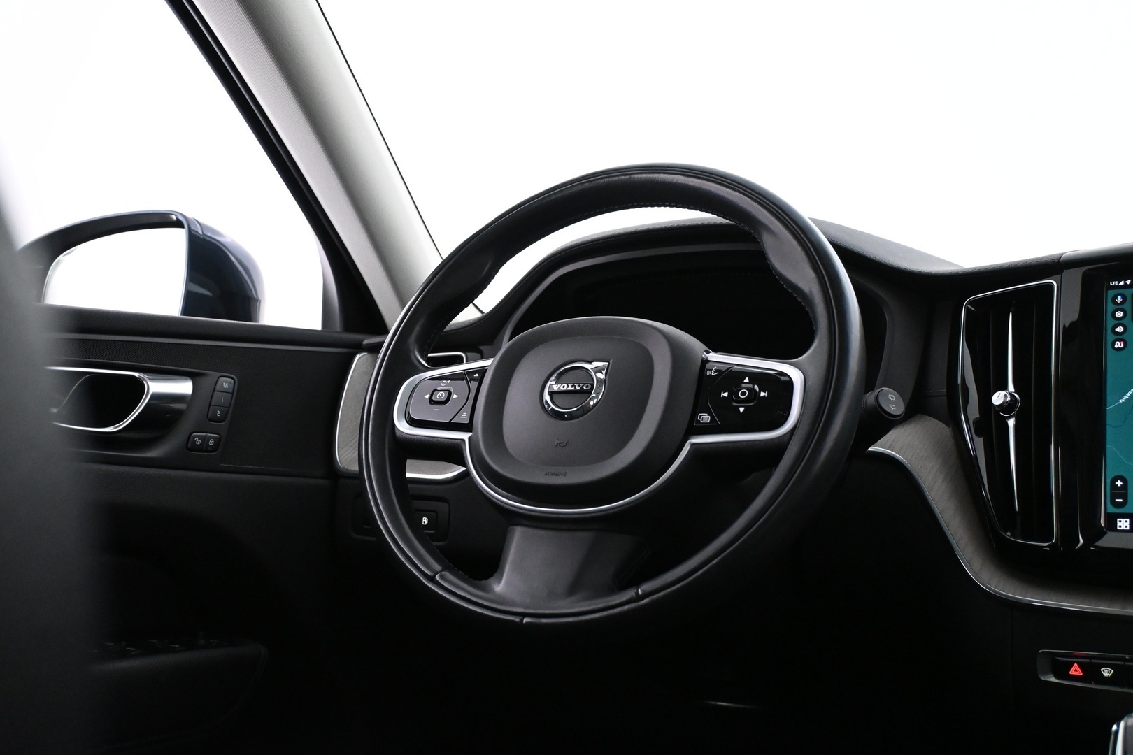 VOLVO XC60 2022