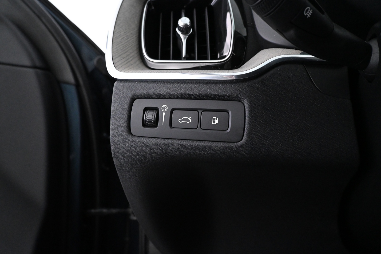 VOLVO XC60 2022