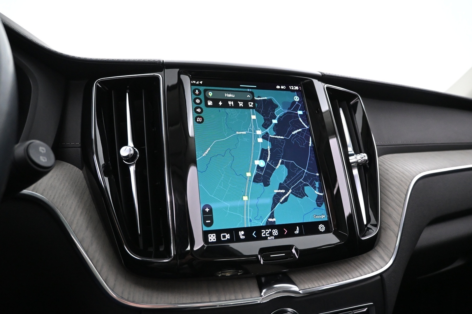 VOLVO XC60 2022